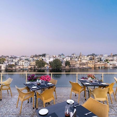 Sarovar - Lake Facing Boutique Hotel On Lake Pichola Udaipur Bagian luar foto
