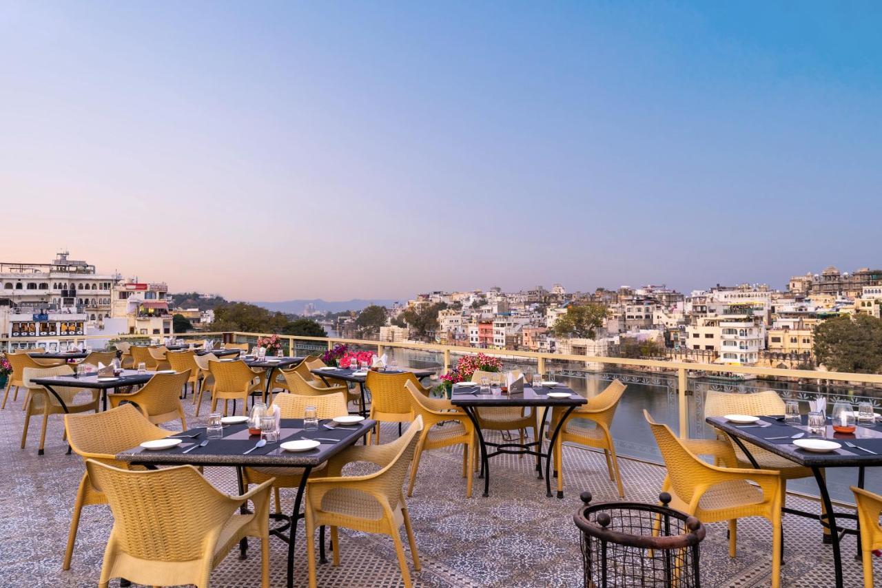 Sarovar - Lake Facing Boutique Hotel On Lake Pichola Udaipur Bagian luar foto