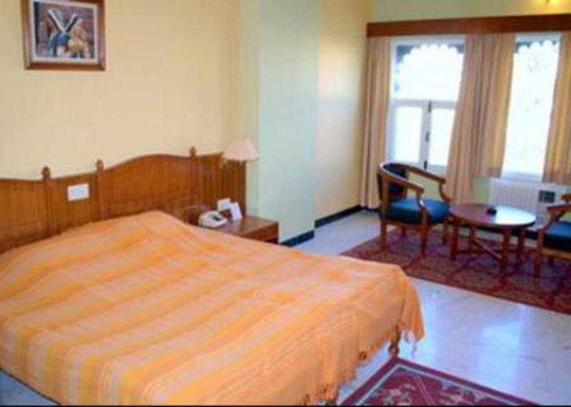 Sarovar - Lake Facing Boutique Hotel On Lake Pichola Udaipur Bagian luar foto