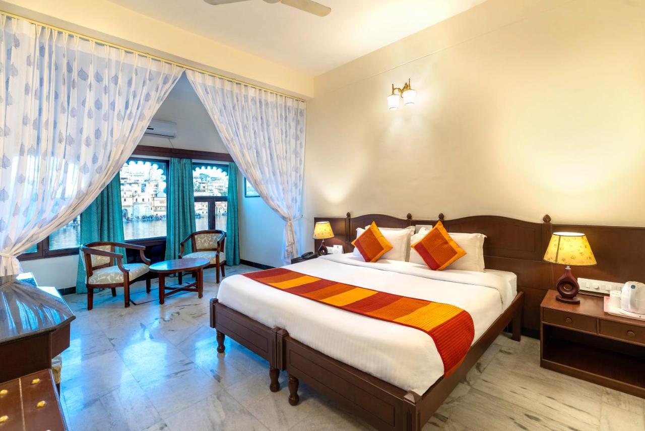 Sarovar - Lake Facing Boutique Hotel On Lake Pichola Udaipur Bagian luar foto