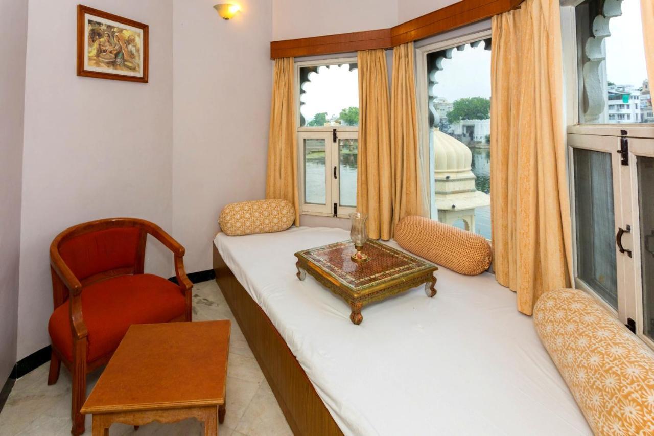 Sarovar - Lake Facing Boutique Hotel On Lake Pichola Udaipur Bagian luar foto