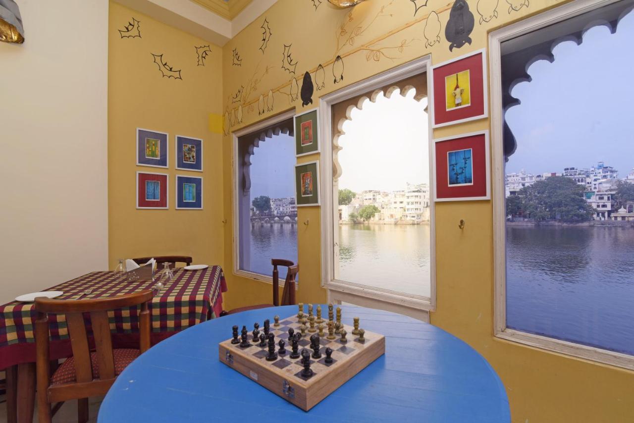 Sarovar - Lake Facing Boutique Hotel On Lake Pichola Udaipur Bagian luar foto