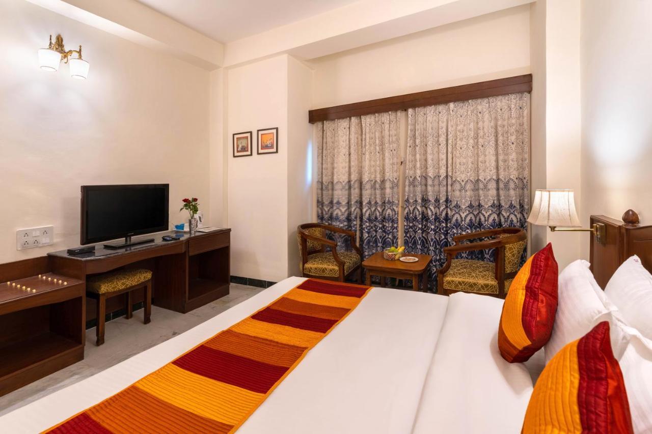 Sarovar - Lake Facing Boutique Hotel On Lake Pichola Udaipur Bagian luar foto