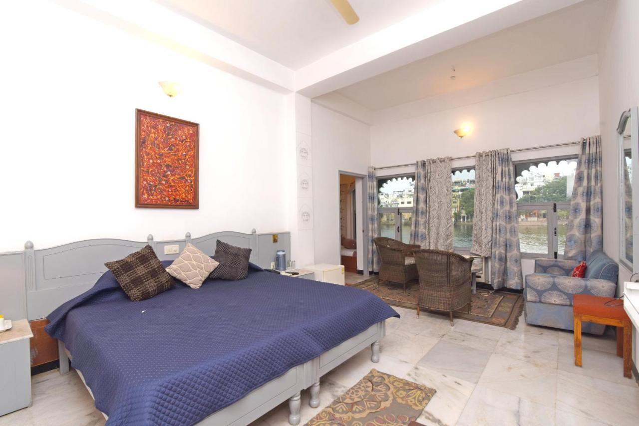Sarovar - Lake Facing Boutique Hotel On Lake Pichola Udaipur Bagian luar foto