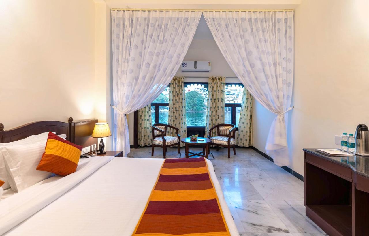 Sarovar - Lake Facing Boutique Hotel On Lake Pichola Udaipur Bagian luar foto