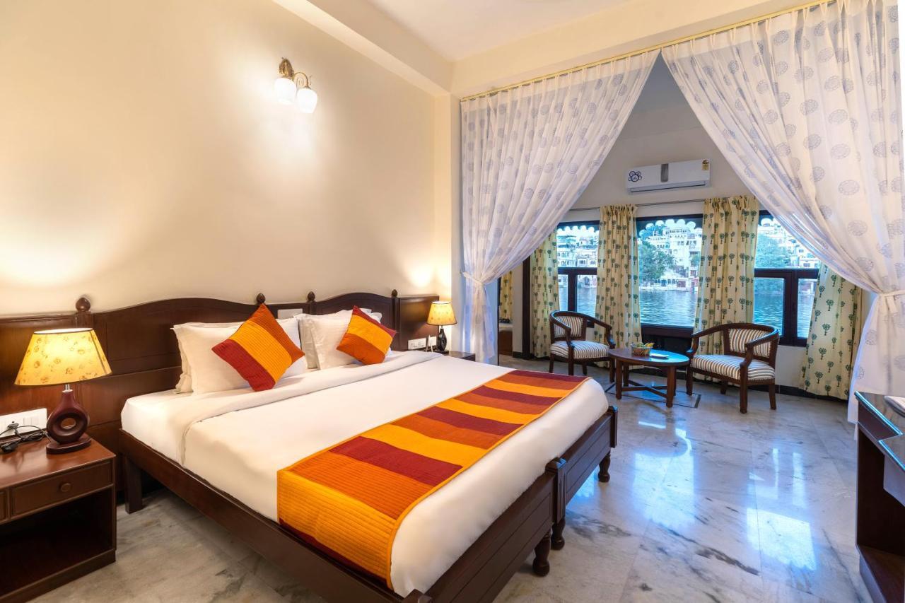 Sarovar - Lake Facing Boutique Hotel On Lake Pichola Udaipur Bagian luar foto