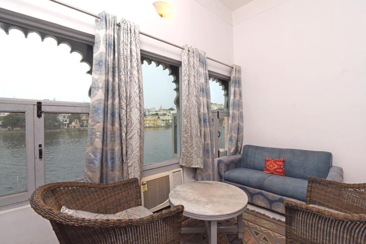 Sarovar - Lake Facing Boutique Hotel On Lake Pichola Udaipur Bagian luar foto