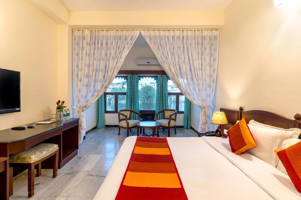 Sarovar - Lake Facing Boutique Hotel On Lake Pichola Udaipur Bagian luar foto